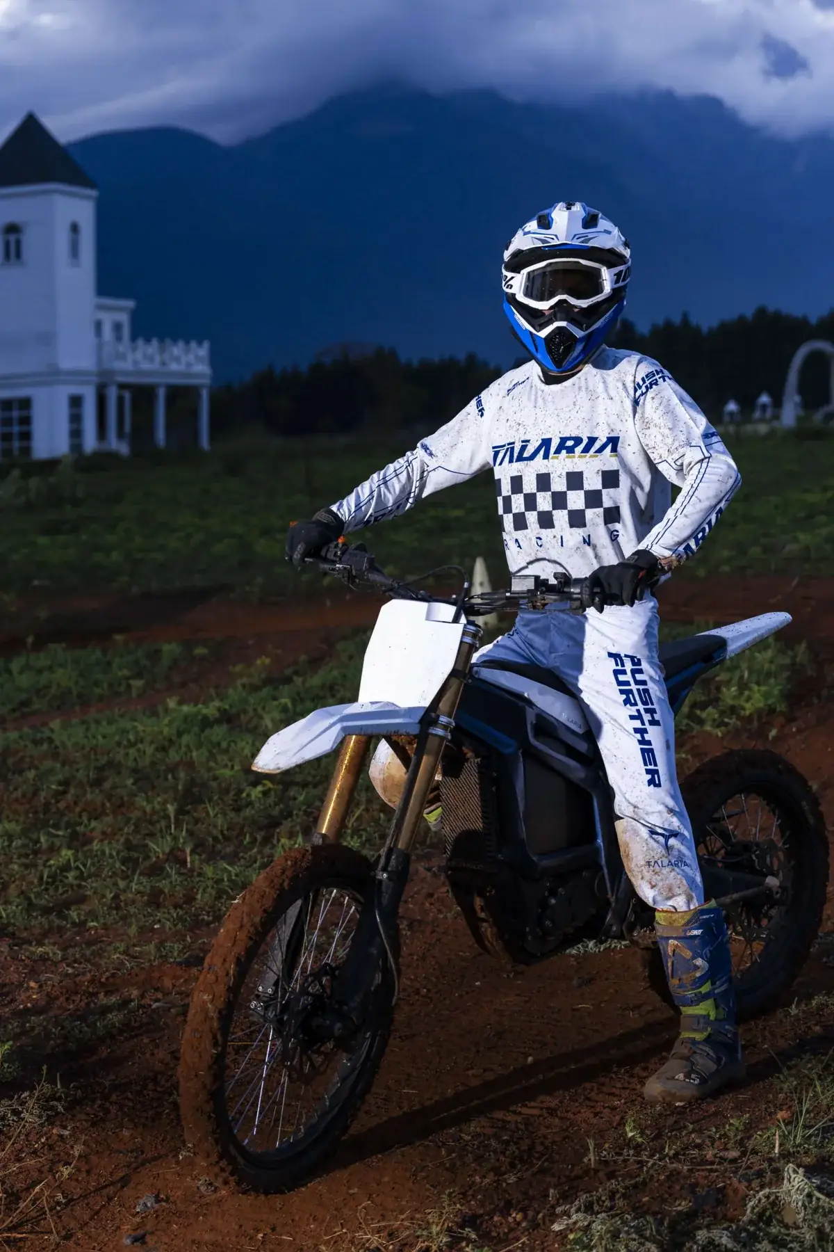 Motoros Talaria Komodo terepmotorral